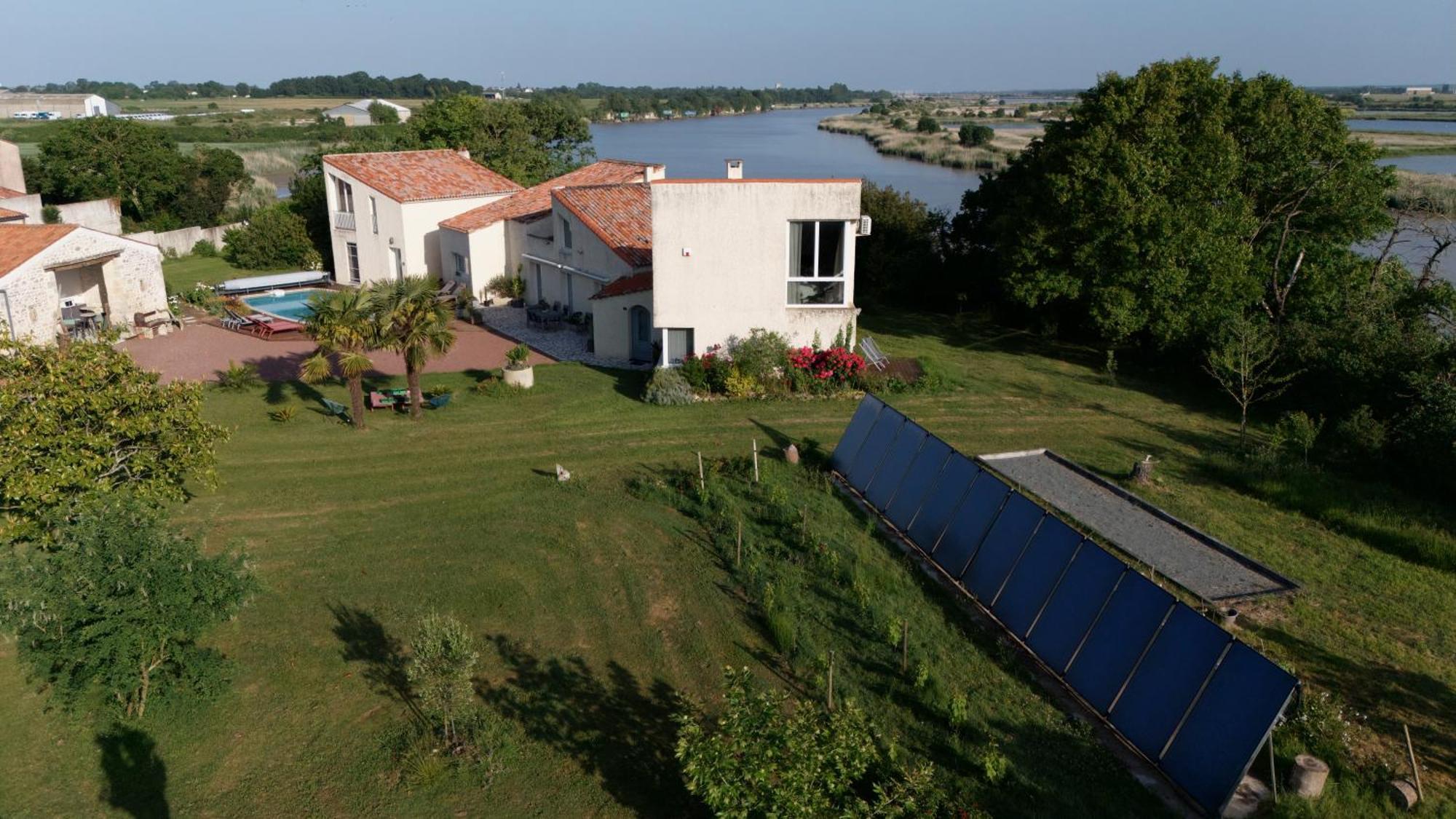 La Charentine Bed & Breakfast Echillais ภายนอก รูปภาพ